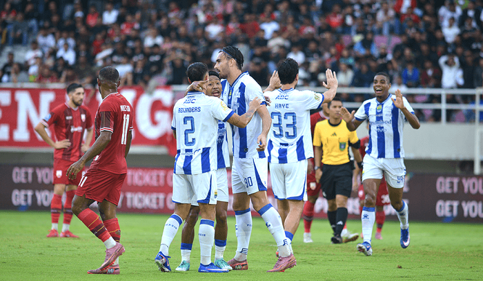Persib Bandung makin kokoh memuncaki klasemen sementara Super League 2025-2026, setelah mengalahkan Persis Solo 1-0, Sabtu (31/1/2026) sore.