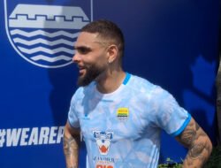 Ini yang Dirasakan Layvin Kurzawa saat Diperkenalkan Persib