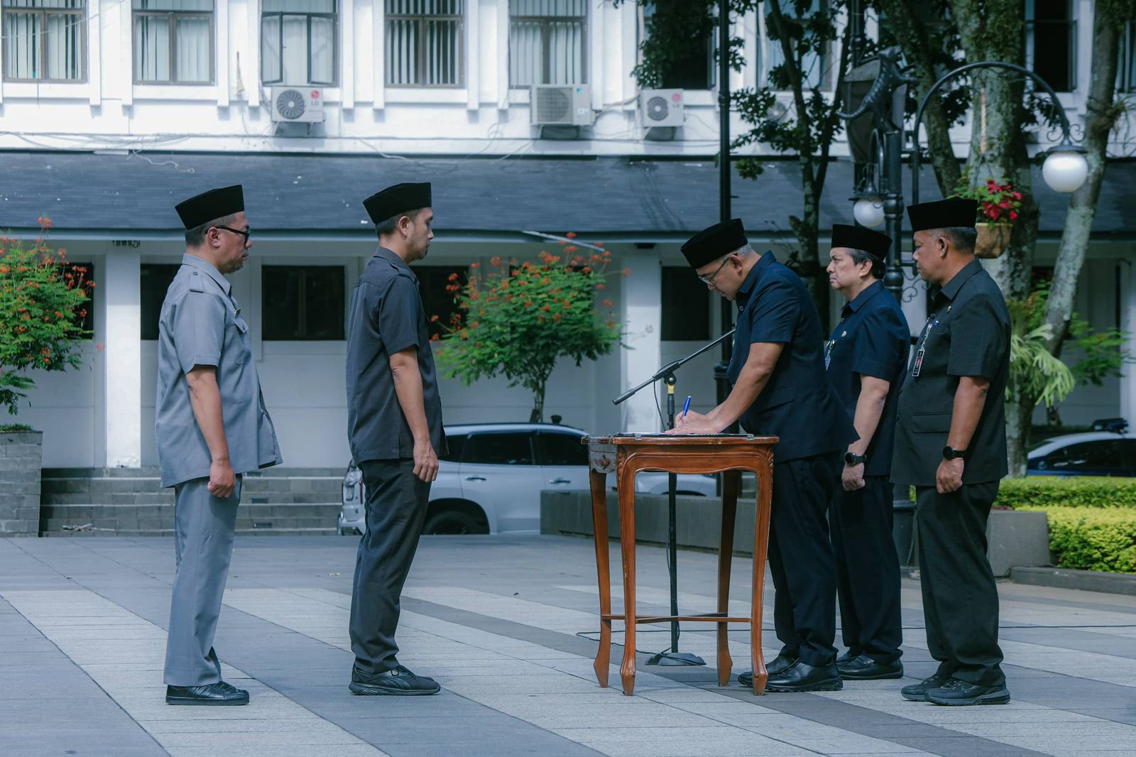 Farhan Lantik 154 Pejabat Pemkot Bandung, Tekankan Integritas dan Keadilan Sosial