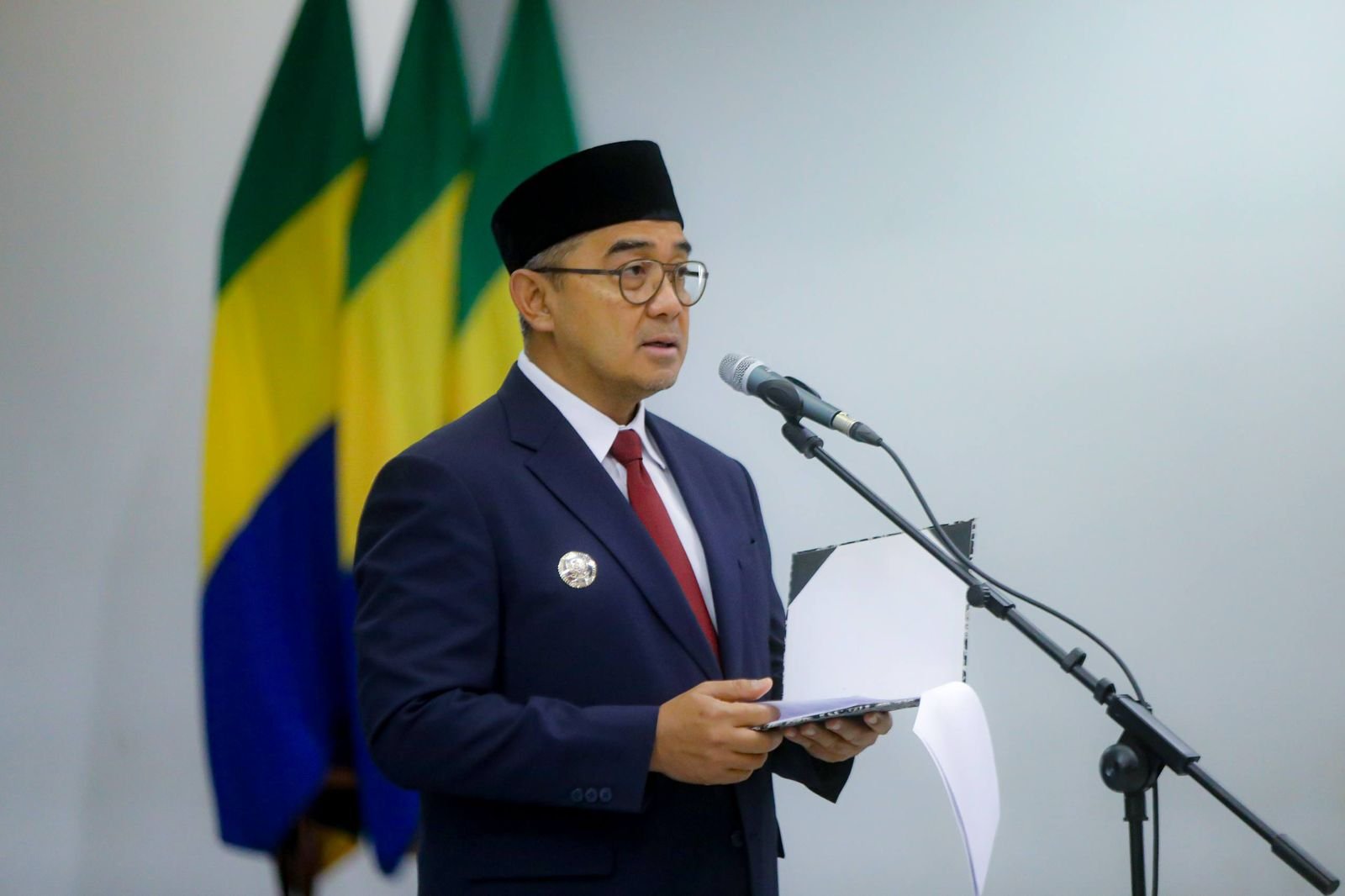 Farhan Beri Penghormatan ASN Pemkot Bandung yang Resmi Purna Tugas