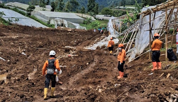 Operasi SAR pencarian korban longsor di Desa Pasirlangu, Kecamatan Cisarua, Kabupaten Bandung Barat terus membuahkan hasil. 