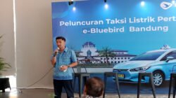 Sambut Ramadan dan Lebaran, Bluebird Luncurkan Taksi Listrik Pertama di Bandung