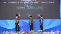 Kemendikdasmen melindungi generasi muda melalui penguatan karakter dan penciptaan lingkungan sekolah bebas narkoba.