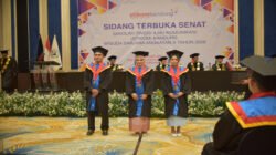Sekolah Tinggi Ilmu Komunikasi Bandung menggelar Wisuda Gelombang X di Hotel Papandayan Bandung, dengan mengukuhkan 76 mahasiswa.