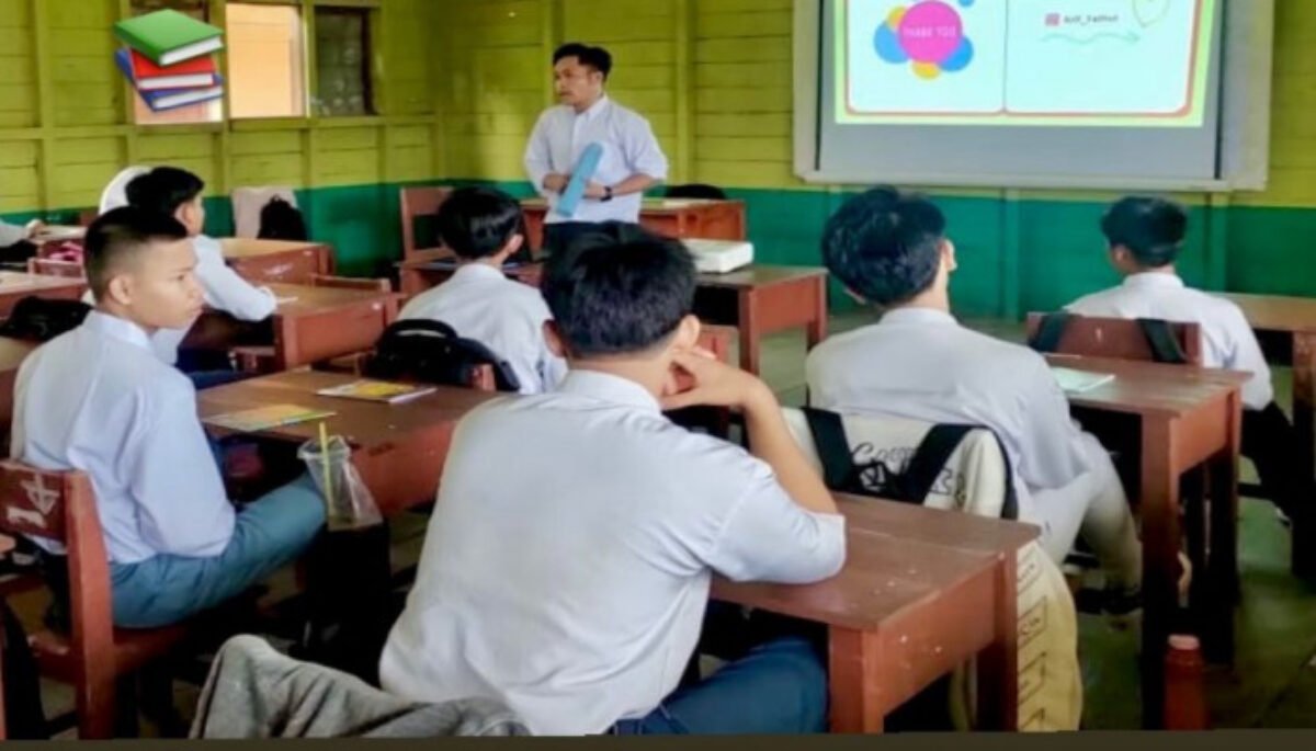 Mengajar di wilayah 3T menuntut ketangguhan dan kreativitas guru di tengah keterbatasan sarana, internet, dan listrik.