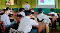 Mengajar di wilayah 3T menuntut ketangguhan dan kreativitas guru di tengah keterbatasan sarana, internet, dan listrik.