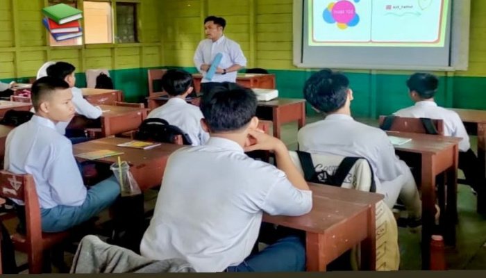 Mengajar di wilayah 3T menuntut ketangguhan dan kreativitas guru di tengah keterbatasan sarana, internet, dan listrik.