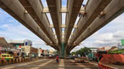 Wali Kota Bandung Muhammad Farhan meningkatkan anggaran infrastruktur jalan dari Rp130 miliar menjadi Rp300 miliar. 