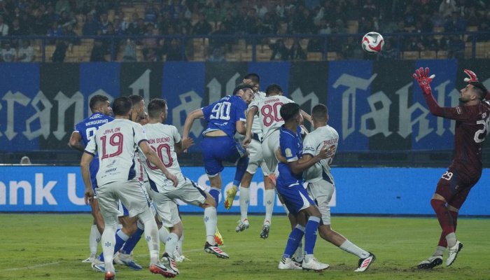 Persib Bandung memperpanjang rekor selalu menang di kandangnya, Stadion GBLA, setelah menekuk Persita Tangerang 1-0, Minggu (22/2/2026) malam