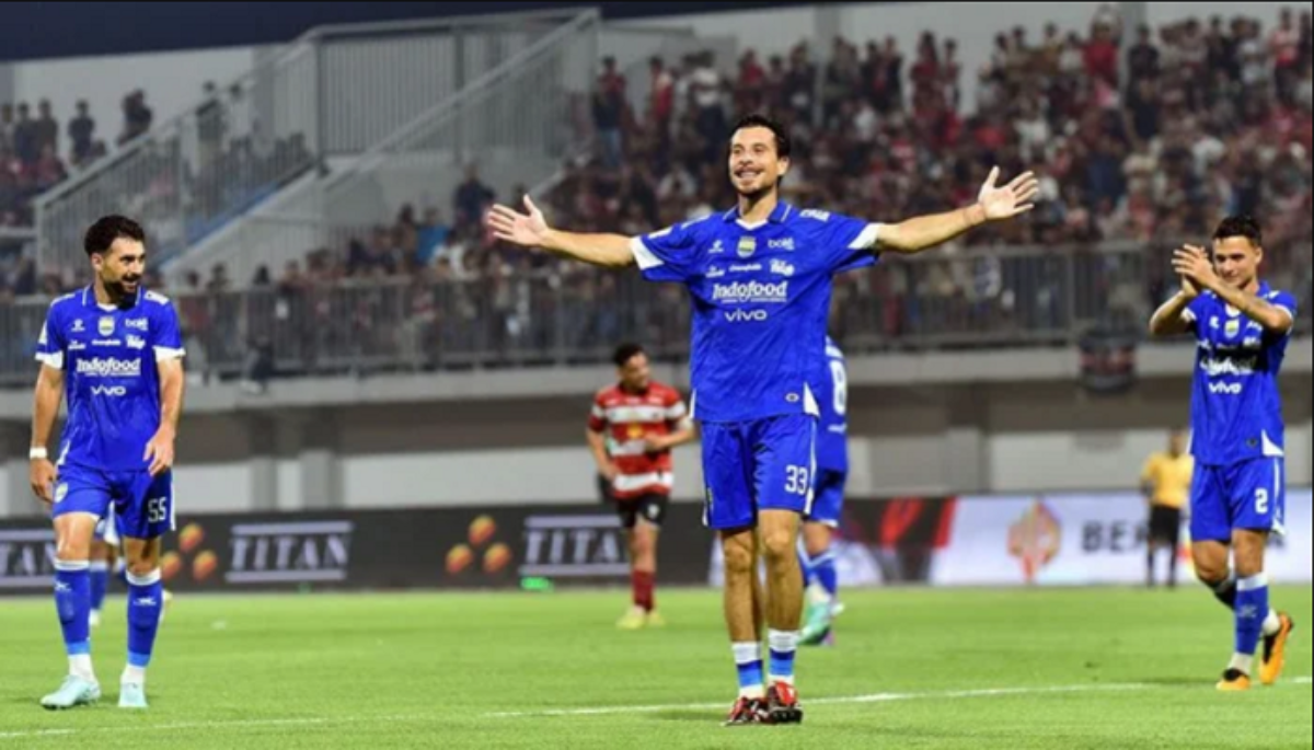 Thom Haye Absen, Bojan Hodak Siapkan Opsi Saat Hadapi Borneo FC 