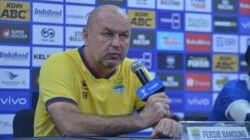 Persib Bandung melakoni laga sengit menghadapi Malut United pada Pekan 20 Super League 2025-2026 di Stadoion GBLA, Jumat (6/2/2026) malam.