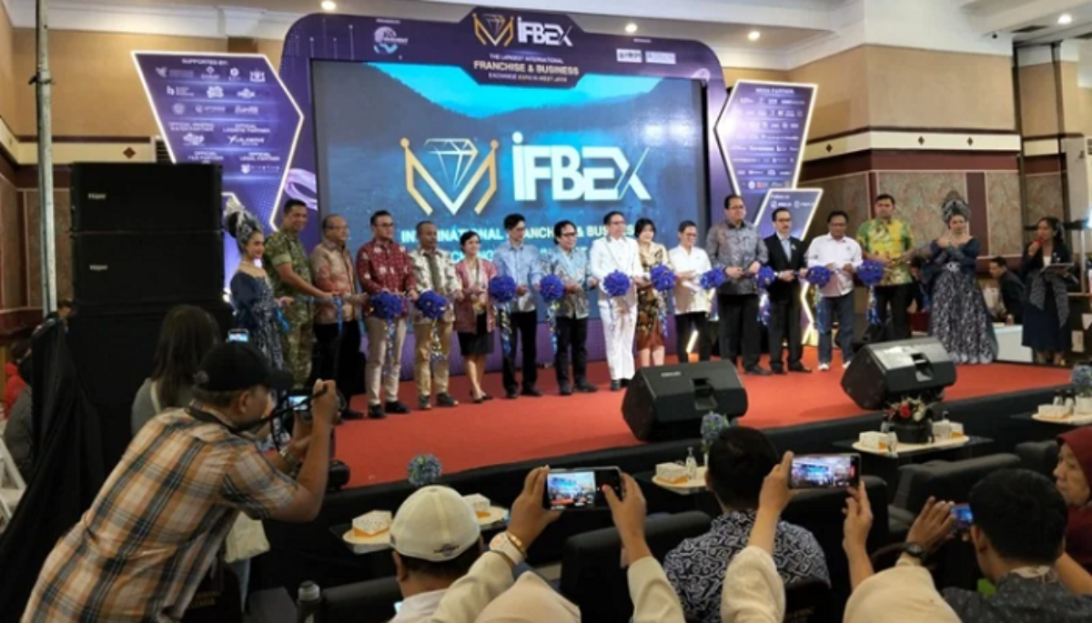 International Franchise and Business Exchange Expo (IFBEX) 2026 resmi dibuka di Graha Manggala Siliwangi, Kota Bandung, Jumat (6/2/2026).