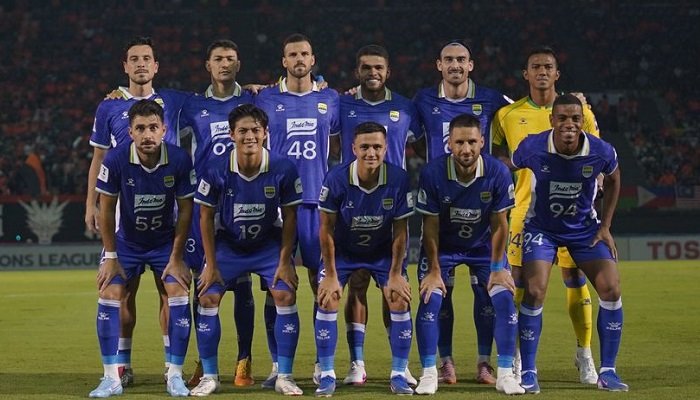 Persib Bandung mendapat ujian dalam mempertahankan posisinya di puncak klasemen Super League 2025-2026, dengan menghadapi Madura United.