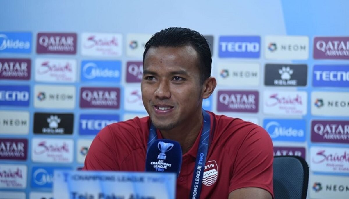 Penjaga gawang Persib Bandung Teja Paku Alam siap tempur menghadapi Ratchaburi FC pada Leg 1 16 Besar ACL 2 2025-2026, Rabu (11/2/2026).