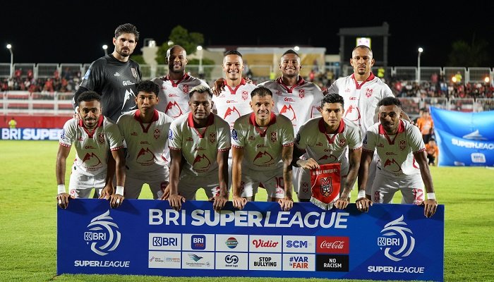 Persib Bandung melakoni laga sengit menghadapi Malut United pada Pekan 20 Super League 2025-2026 di Stadoion GBLA, Jumat (6/2/2026) malam.