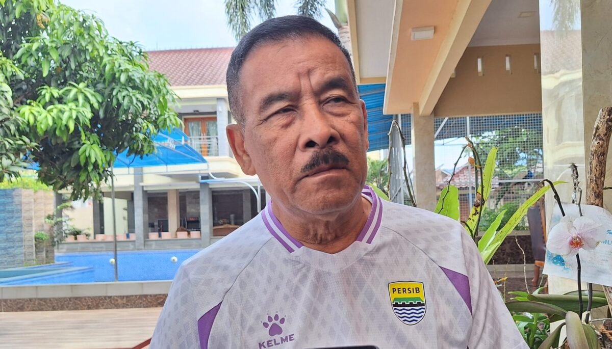 Umuh Muchtar Kecewa dengan Kepemimpinan Wasit Persebaya vs Persib 