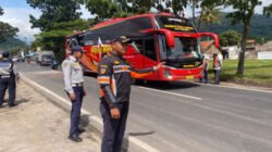 Pemerintah Provinsi Jawa Barat mengimbau masyarakat segera mendaftar mudik gratis karena kuota tahun 2026 semakin terbatas.