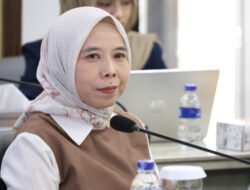 Kawal Pelayanan Publik, Ineu Purwadewi Pastikan Layanan di Samsat Soreang Transparan dan Akuntabel