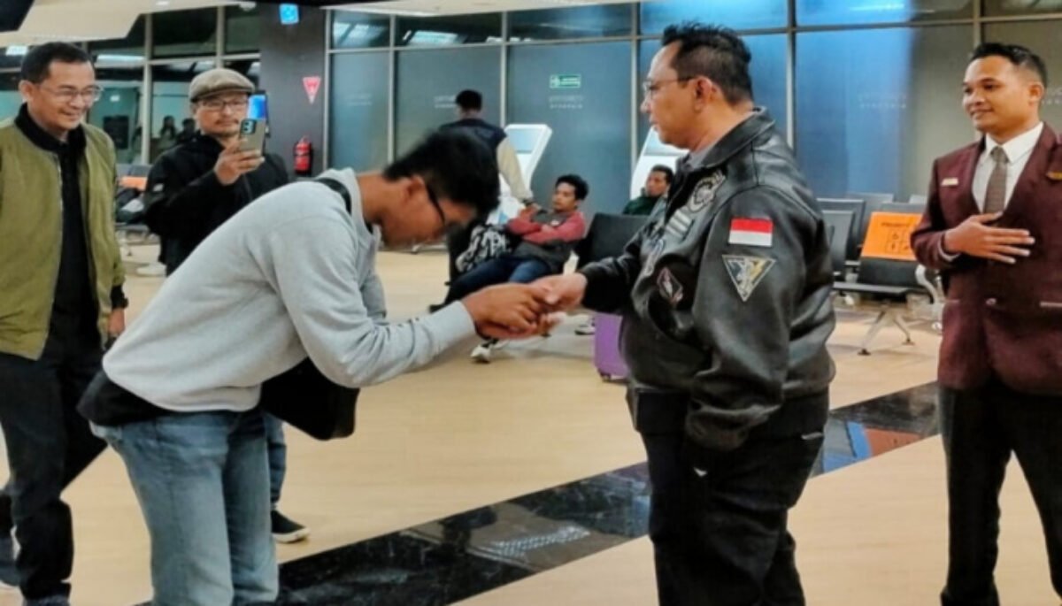 Anton Sukartono Suratto, menyampaikan keprihatinannya terhadap kasus yang menimpa Septi, warga asal Garut yang sempat terjebak di Kamboja.