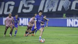 Hajar Persik 3-0: Persib Bandung Bukukan Kemenangan Kandang ke-13, Jauhi Pesaing di Puncak Klasemen