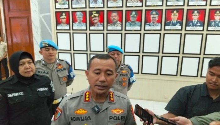 Jelang arus mudik Lebaran, jajaran Polrestabes Bandung perketat patroli di sejumlah kawasan permukiman untuk mengantisipasi tindak kejahatan. 