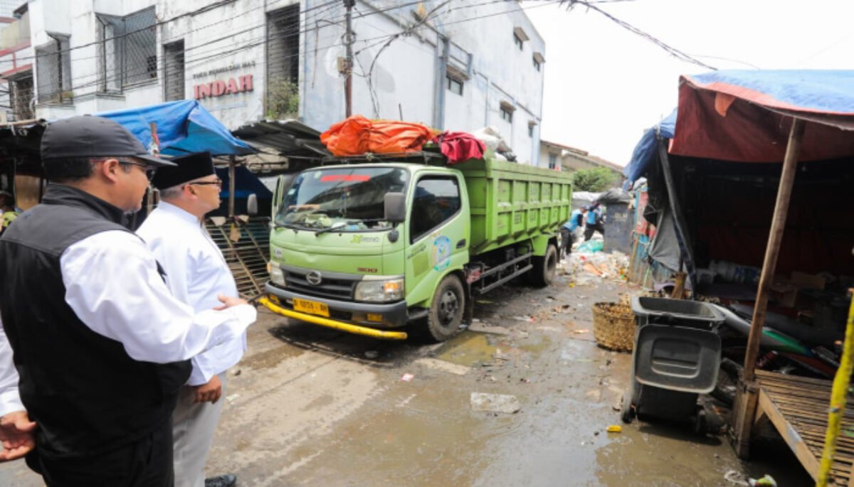 DLH Kota Bandung memastikan proses pengangkutan sampah ke Tempat Pembuangan Akhir (TPA) Sarimukti telah kembali berjalan.