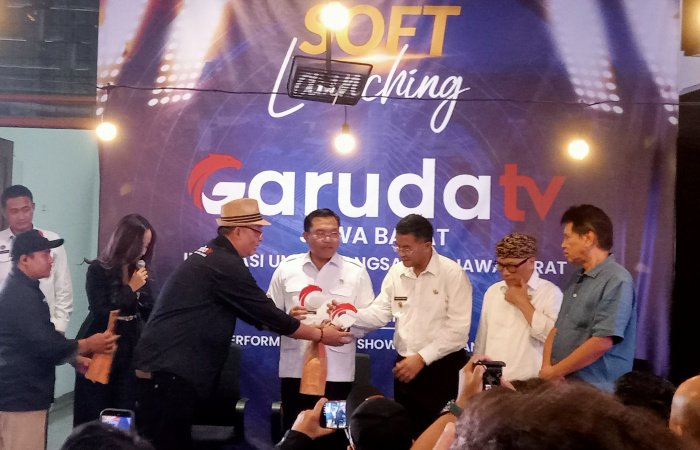 Wakil Gubernur Jabar Erwan Setiawan mengungkapkan, tingkat kepuasan masyarakat terhadap kinerja dan kepemimpinan Gubernur Dedi Mulyadi bersama dirinya, meningkat.