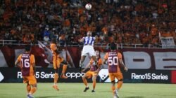 Pelatih Borneo Fabio Lefundes menilai positif hasil imbang 1-1 yang diraih timnya saat menjamu Persib di Stadion Segiri, Minggu (15/3/2026).