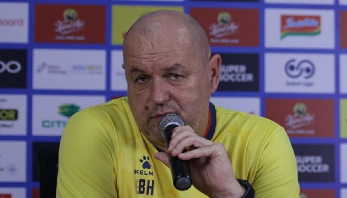 Pelatih Persib Bandung Bojan Hodak menegaskan duel kontra Persebaya pada Pekan 24 Super Laegue 2025-2026, bakal berjalan ketat dan emosional.