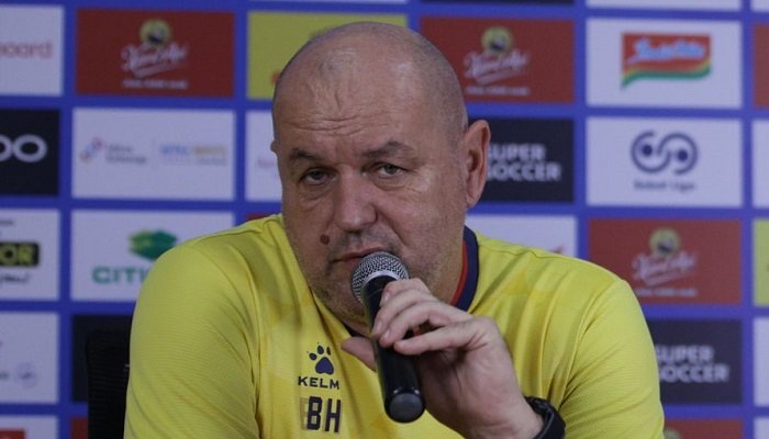 Pelatih Persib Bandung Bojan Hodak menegaskan duel kontra Persebaya pada Pekan 24 Super Laegue 2025-2026, bakal berjalan ketat dan emosional.