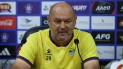 Pelatih Persib Bandung Waspadai Motivasi dan Agresivitas Persik Kediri