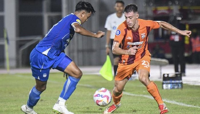 PERSIB Bandung makin menunjukkan taringnya di Super League 2025-2026. Setelah melibas Persik, Persib kian percaya diri ngeceng Borneo FC.