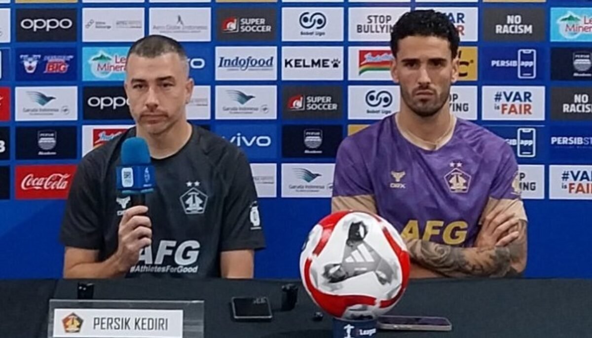 Pelatih Persik Kediri Optimistis Bisa Curi Poin di Kandang Persib Bandung