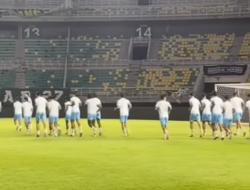 Persib Bandung Boyong 22 Pemain ke Kandang Persebaya, Ini Daftarnya