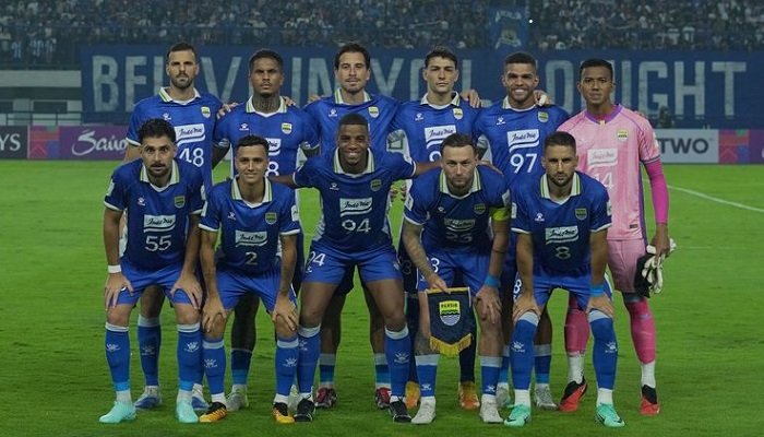 Persib Bandung kembali melakoni laga penting di Super League 2025-2026, dengan menjamu Persik Kediri pada Pekan 25, Senin (9/3/2026) malam.