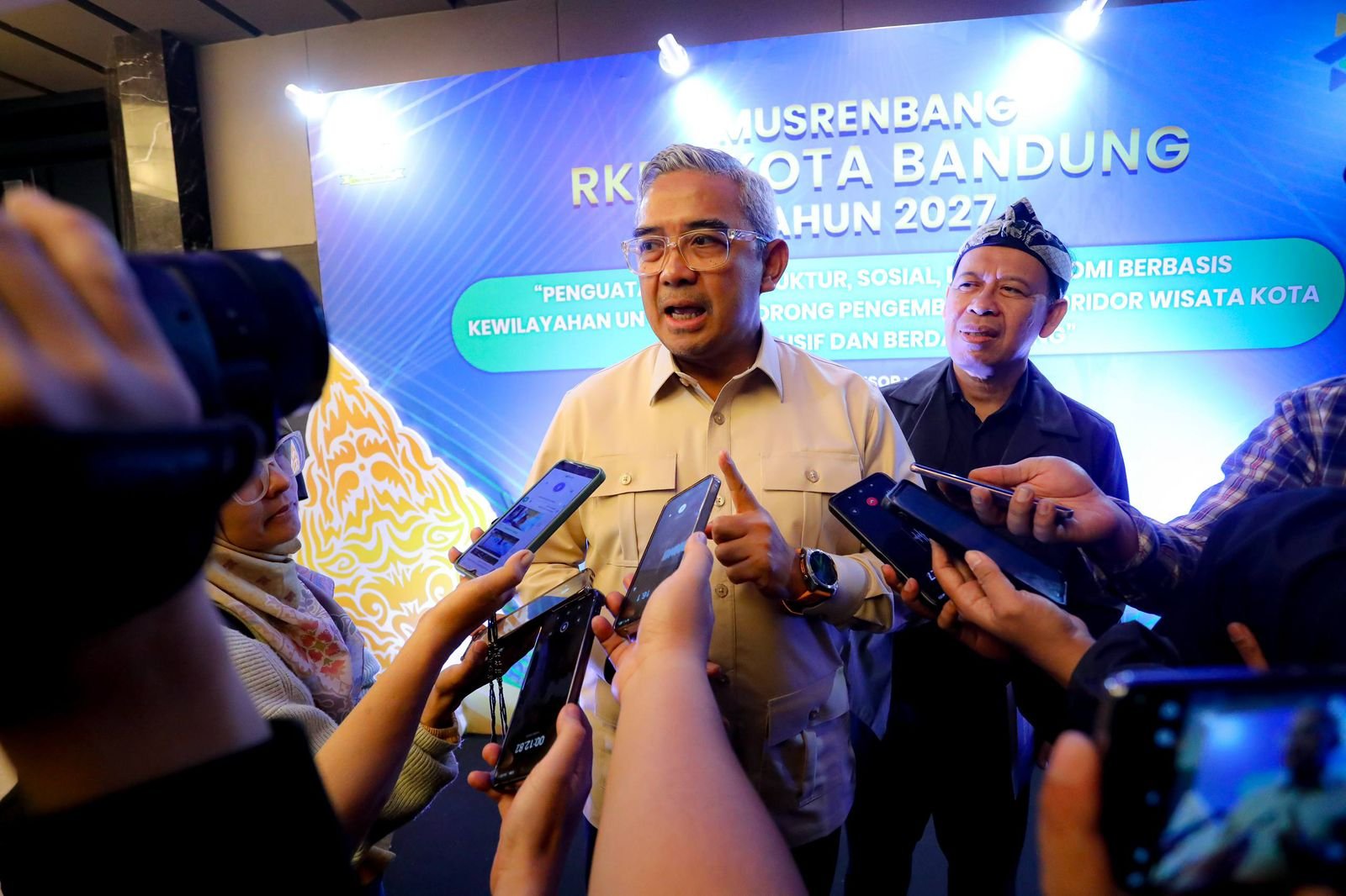 Pemkot Bandung Terapkan WFH, Gowes Bareng hingga Dorong Produktivitas