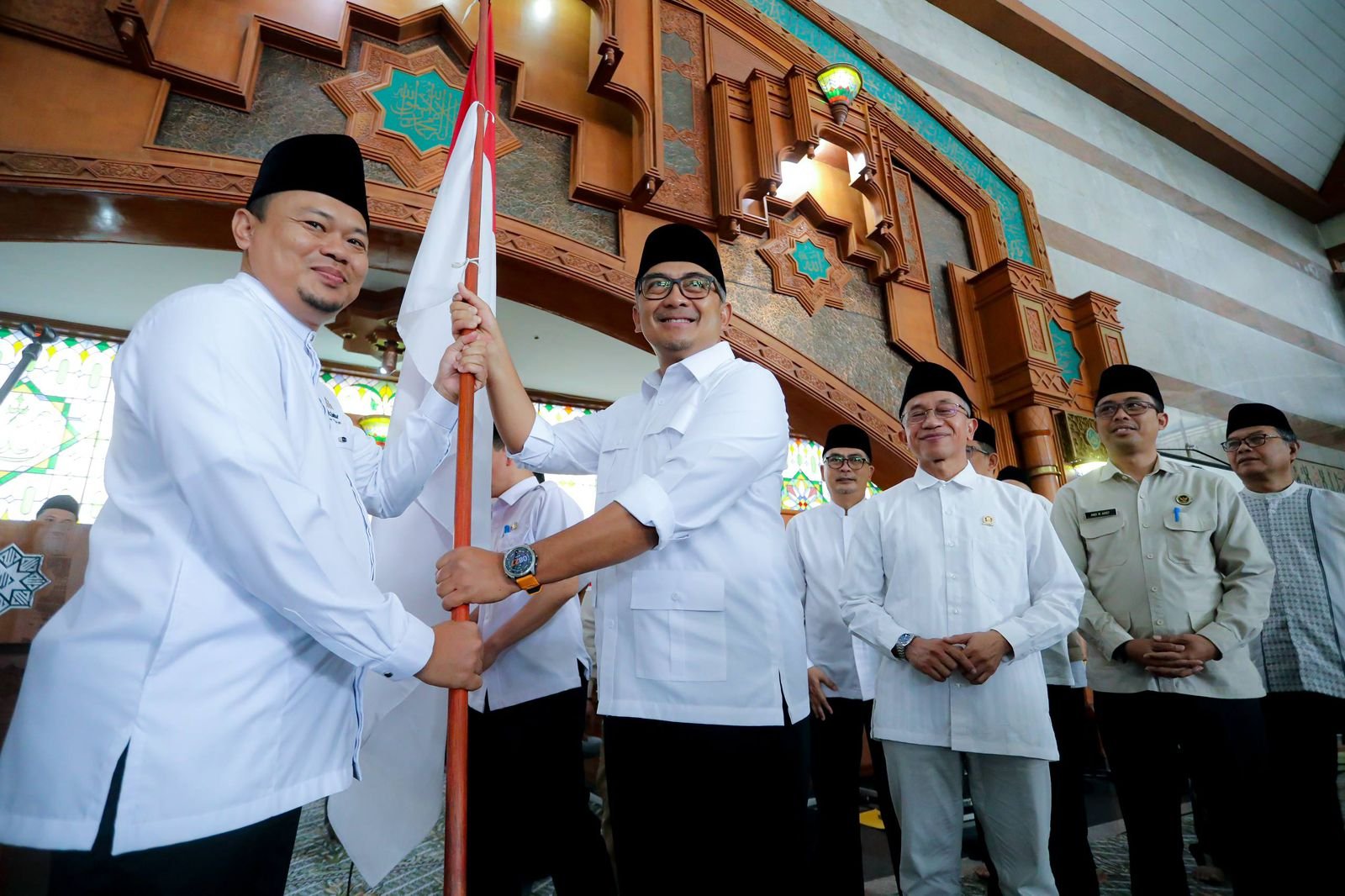 Farhan Lepas 1.679 Jemaah Haji Asal Kota Bandung Menuju Mekah