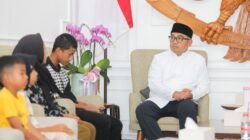 Pemkot Bandung Beri Santunan Keluarga Korban Pohon Tumbang