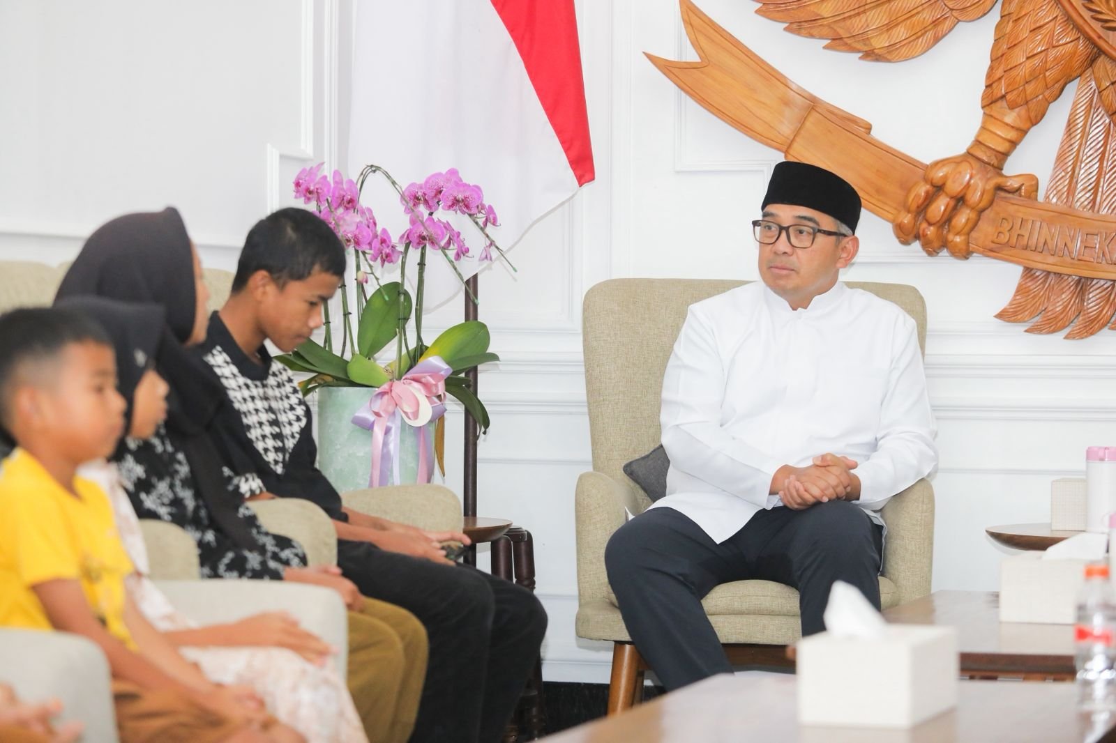 Pemkot Bandung Beri Santunan Keluarga Korban Pohon Tumbang