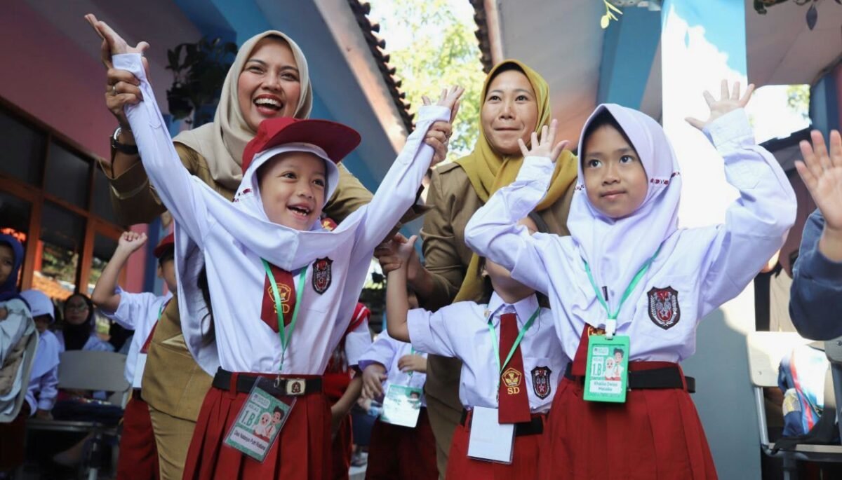 83,8 Persen Warga Bandung Puas, Perubahan Sekolah Semakin Terasa