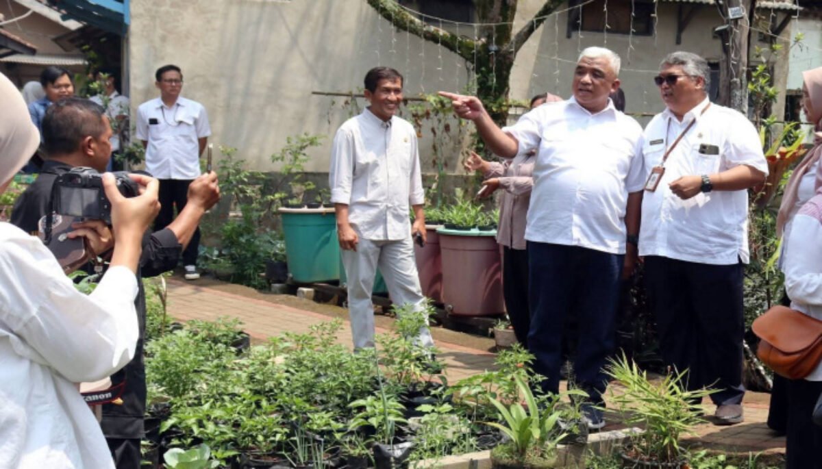 Komisi II DPRD Provinsi Jawa Barat terus memperkuat pengawasan program penanganan stunting berbasis ketahanan pangan keluarga.