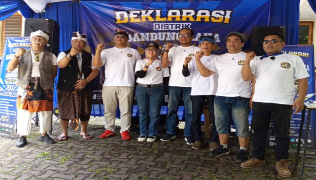 Semangat kekeluargaan dan pelestarian budaya Sunda terpancar dalam deklarasi pembentukan BOBOKO (Bobotoh Kolot) Distrik Bandung Raya. 