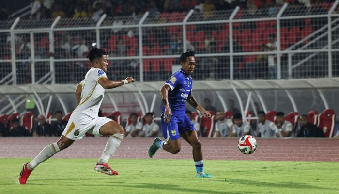 Persib Bandung kembali ke puncak klasemen Super League 2025-2026, setelah mengalahkan Bhayangkara FC 4-2, Kamis (30/4/2026) malam.