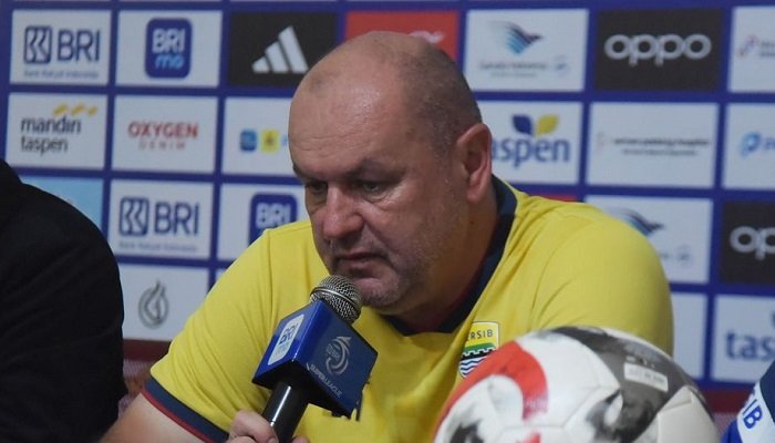 Persib Bandung melakoni laga penting, saat menghadapi Semen Padang pada Pekan 26 Super League 2025-2026, Minggu (5/4/2026) malam.