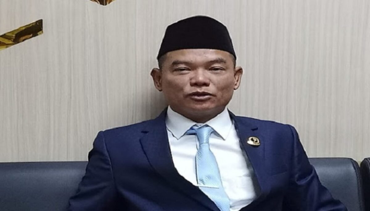Komitmen untuk mendengar suara masyarakat ditunjukkan H Dede Chandra saat menggelar kegiatan pengawasan penyelenggaraan pemerintahan daerah.