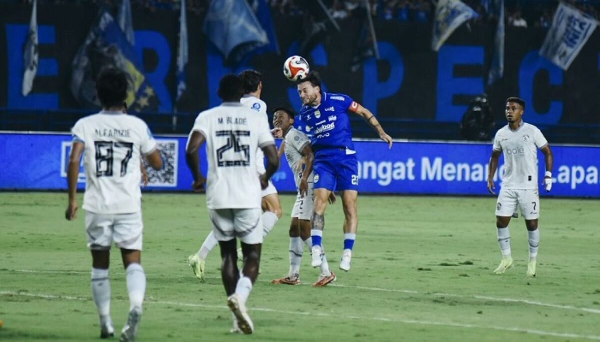 Persib Bandung Ditahan Imbang Arema FC 0-0, Persaingan Menuju Juara Makin Ketat