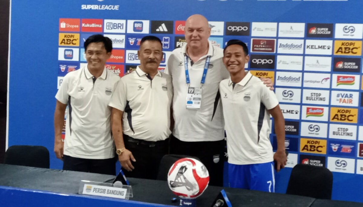 Masih Negosiasi, Bojan Hodak Segera Perpanjang Kontrak dengan Persib Bandung