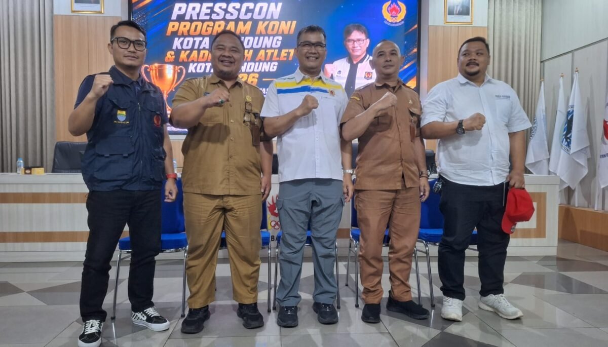 Ketua KONI Kota Bandung, Nuryadi (tengah). (foto: juaranews/rahman)