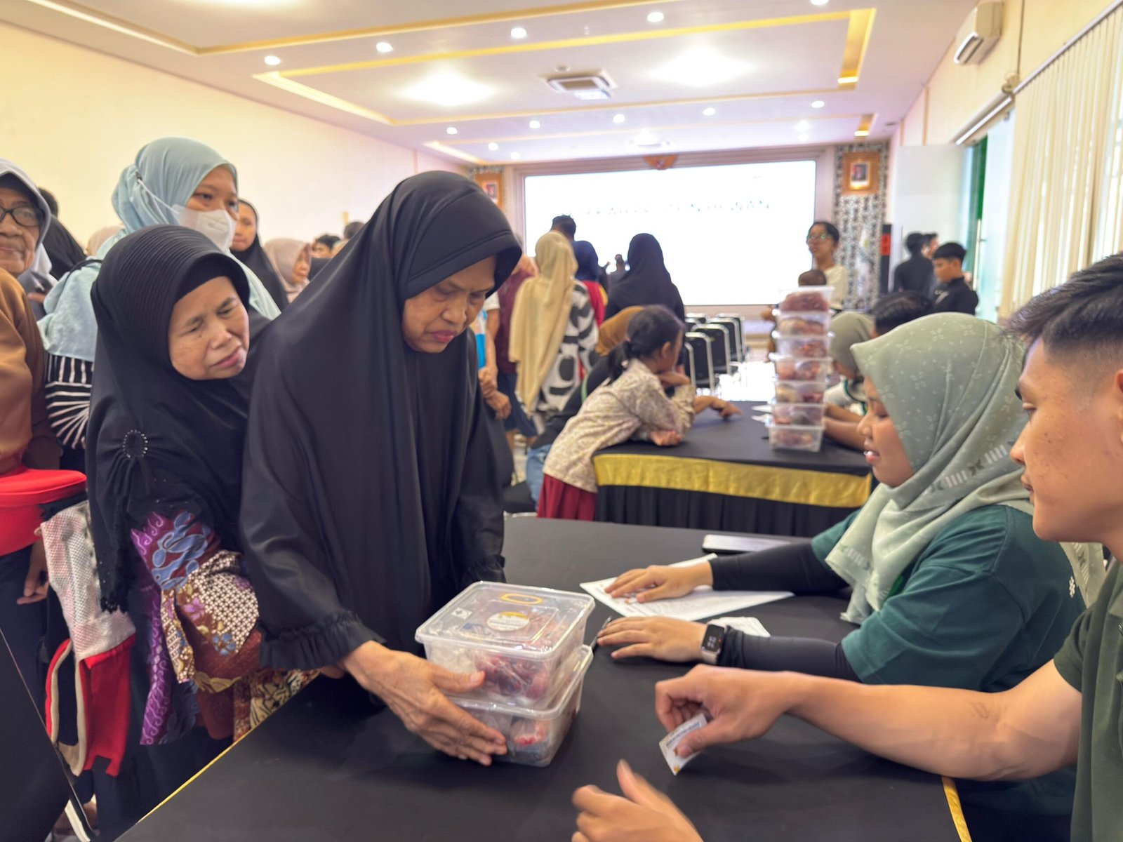 Pegadaian Jabar Berbagi Kebahagiaan Idul Adha Lewat Sedekah Protein Hewani