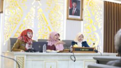 DPRD Provinsi Jawa Barat tengah menyiapkan Rancangan Peraturan Daerah (Ranperda) tentang perlindungan keluarga.